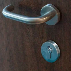 SplenDoor Premium-Haustür Passivedoor Lund RC2 energiesparend einbruchsicher nussbaum 110 x 210 cm links