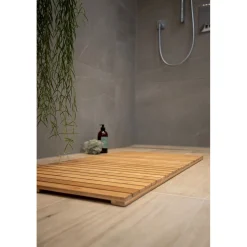 Wenko Baderost Indoor und Outdoor Bambus 50 x 50 cm Badematte Bodenrost für Dusche Bad Pool mit rutschhemmender Unterseite